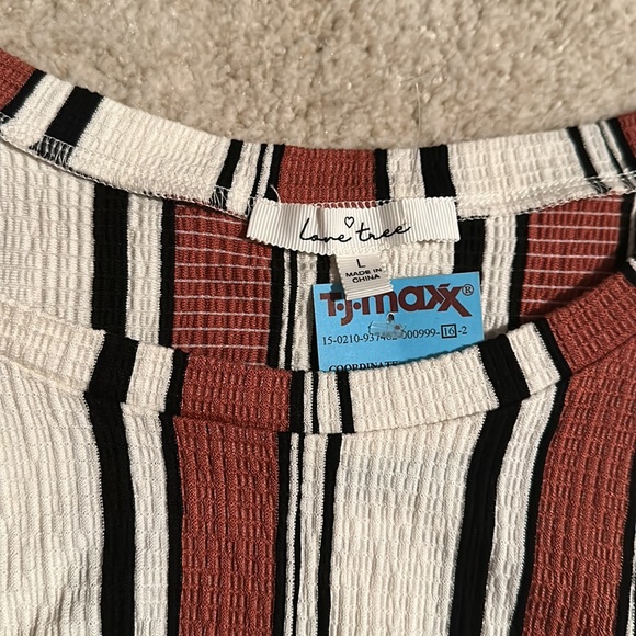 Tie in front tshirt - Picture 3 of 3